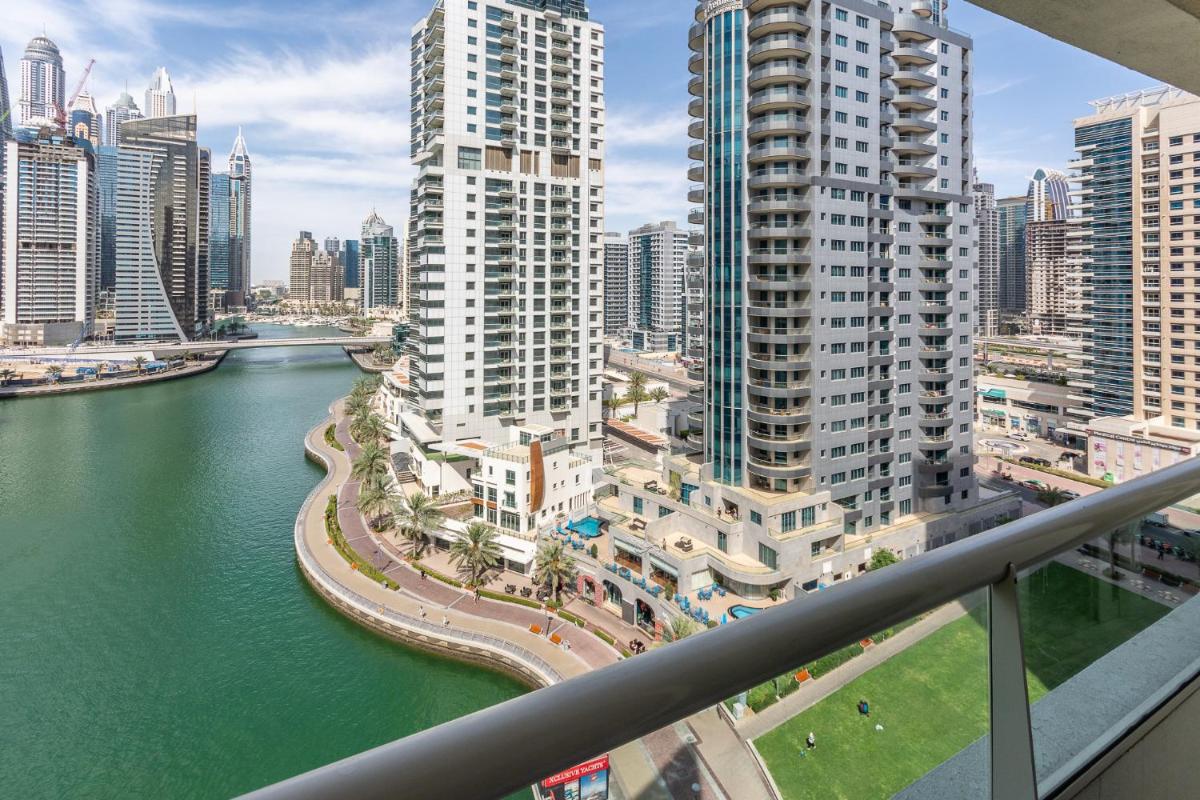 LUX Spectacular Dubai Marina View Apartment