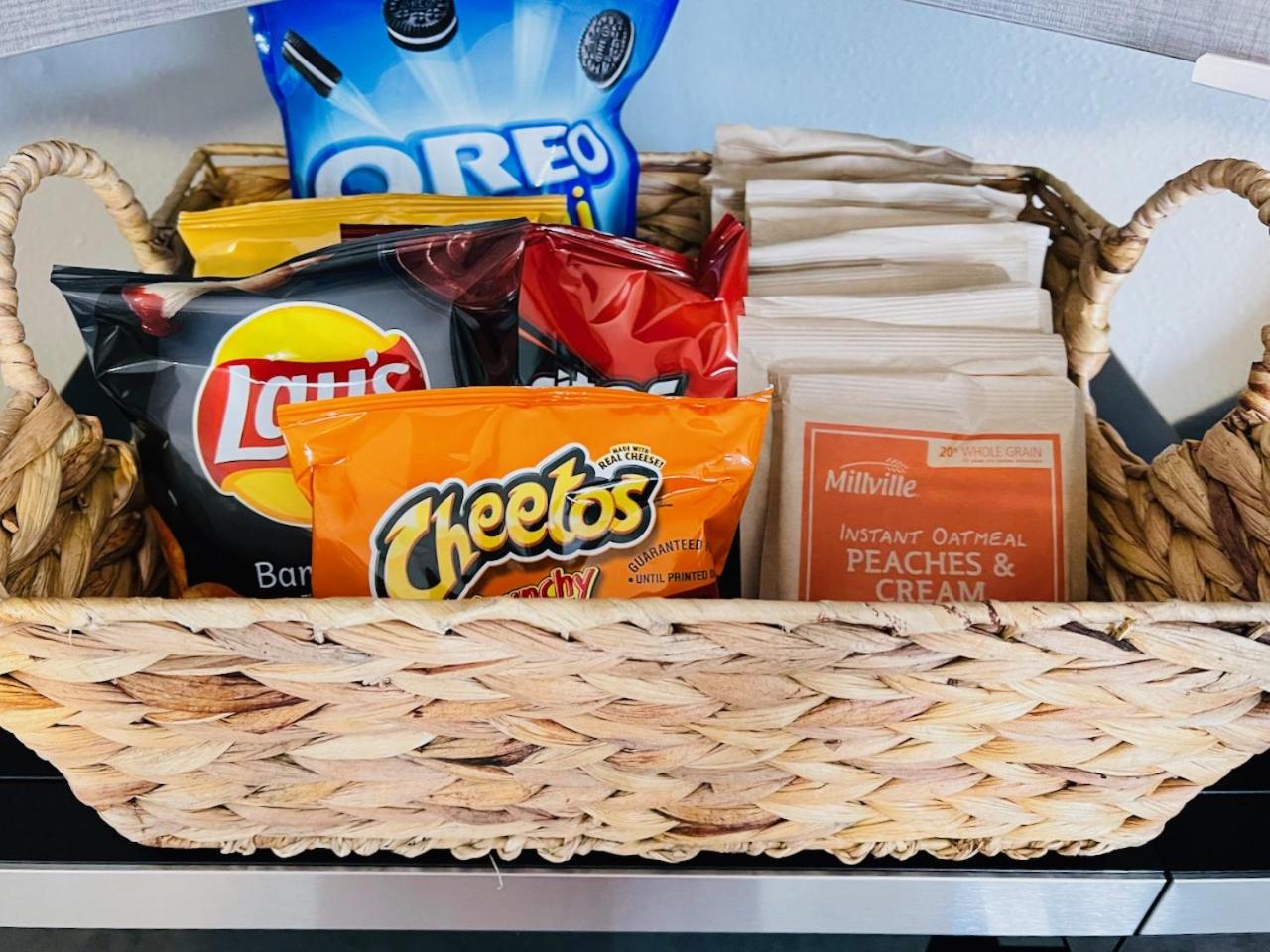 Hotel Coastal Chic Suite with Kitchenette and Private Entrance - Image 1