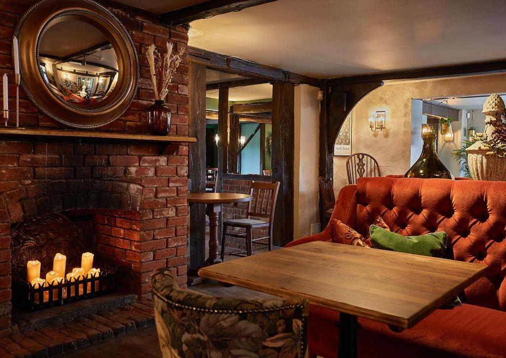 Hook Vacations - The New Inn Heckfield - Property Image 7