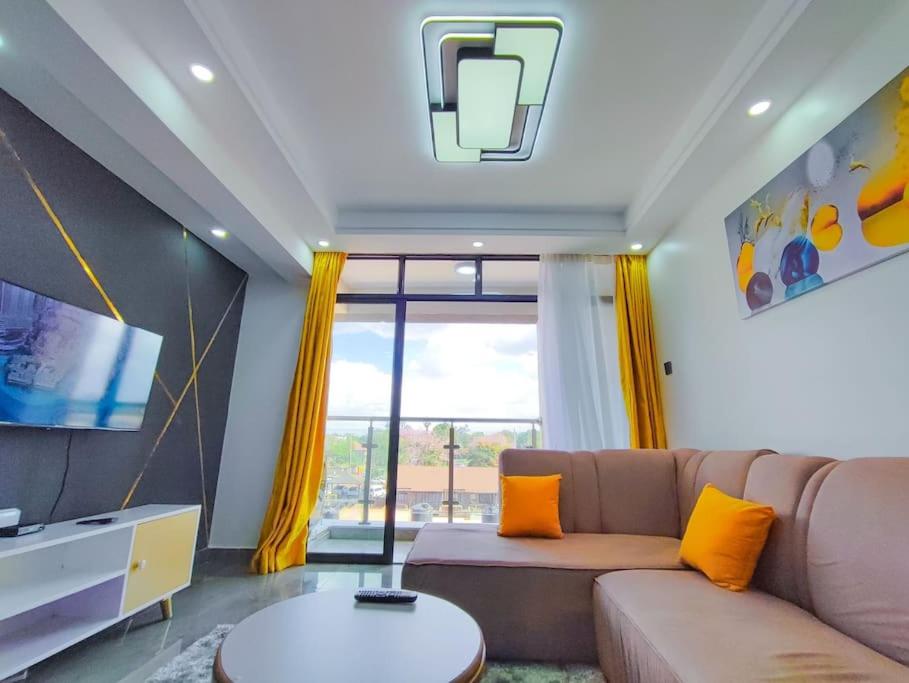 Spacious Stylish Apartment view 4