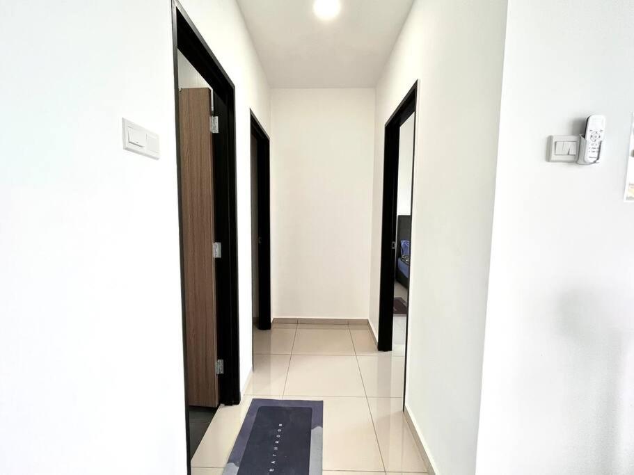 Urban Home-Swimming Pool-City Center photo 2