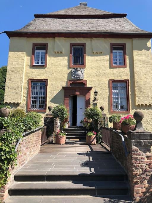 Charmante Ferienwohnungen auf Reitstall Wasserburg Anstel - ein Ort zum Wohlfühlen und Entspannen