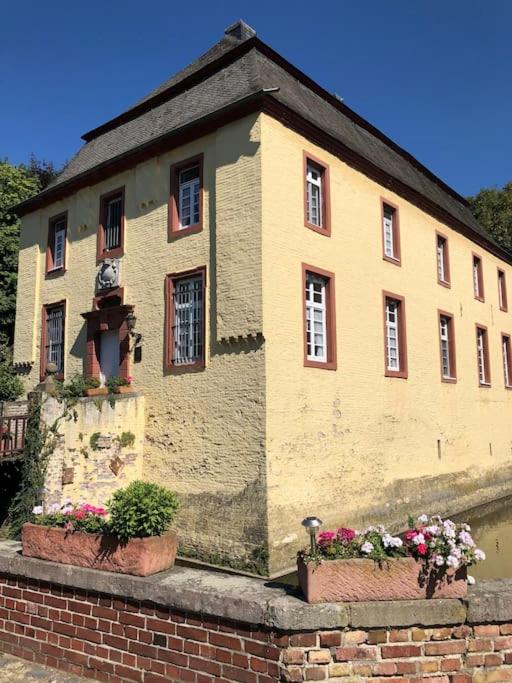 Charmante Ferienwohnungen auf Reitstall Wasserburg Anstel - ein Ort zum Wohlfühlen und Entspannen