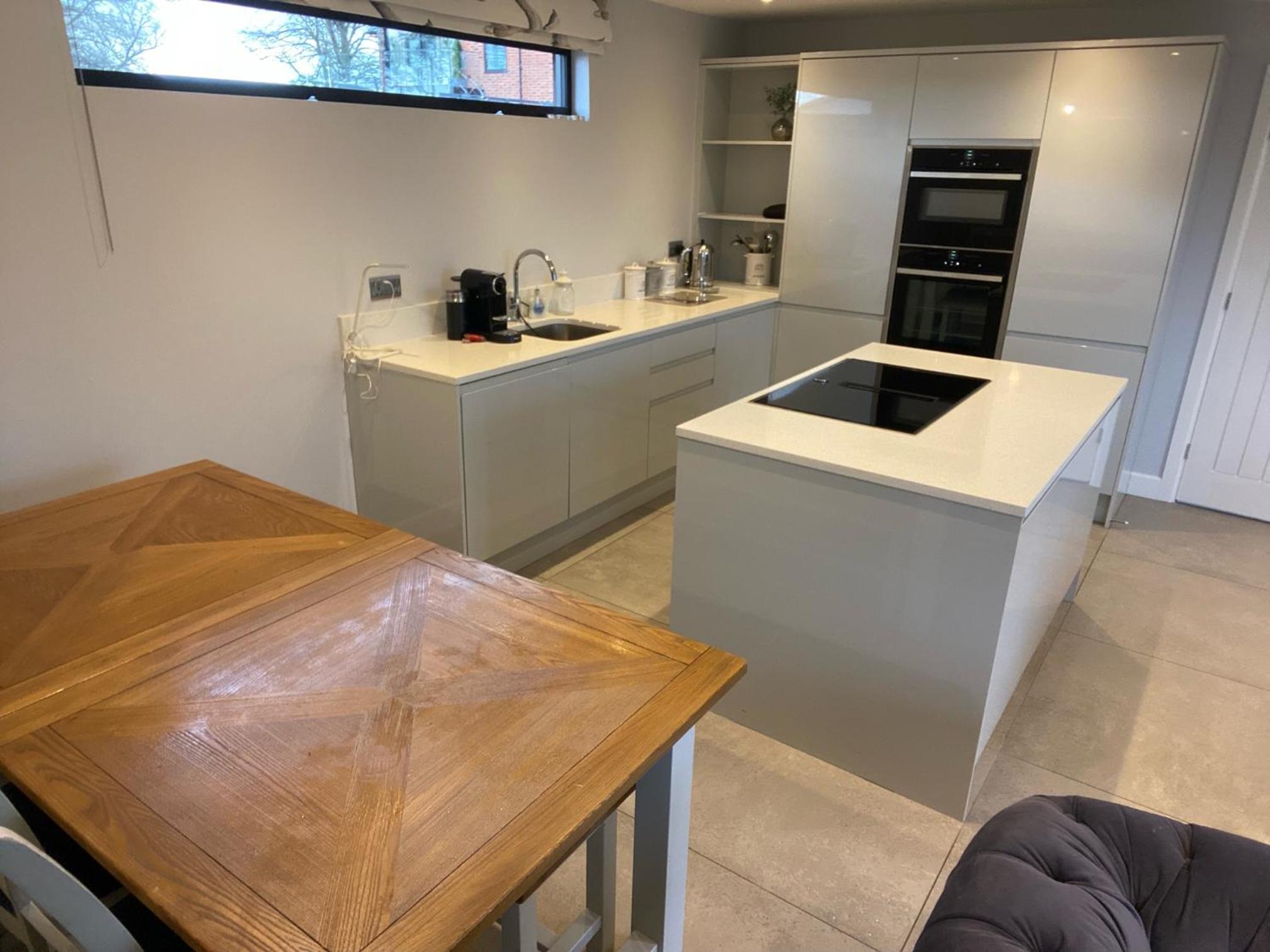 Modern 2 bed home in idyllic location sleeps 6 Superfast WiFi with onsite Gym view 4