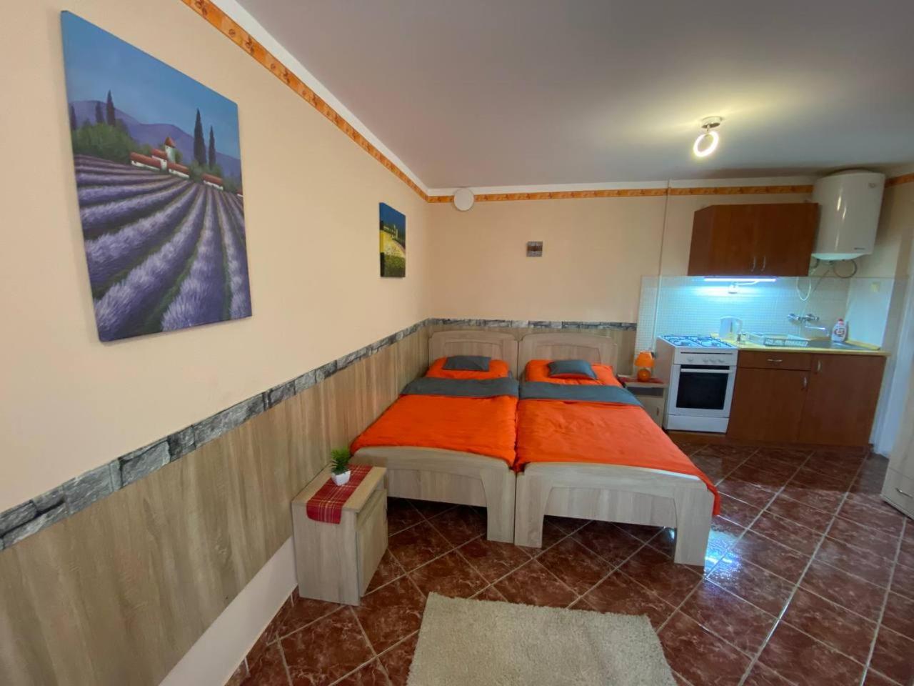 Hotel Hajnal Apartman