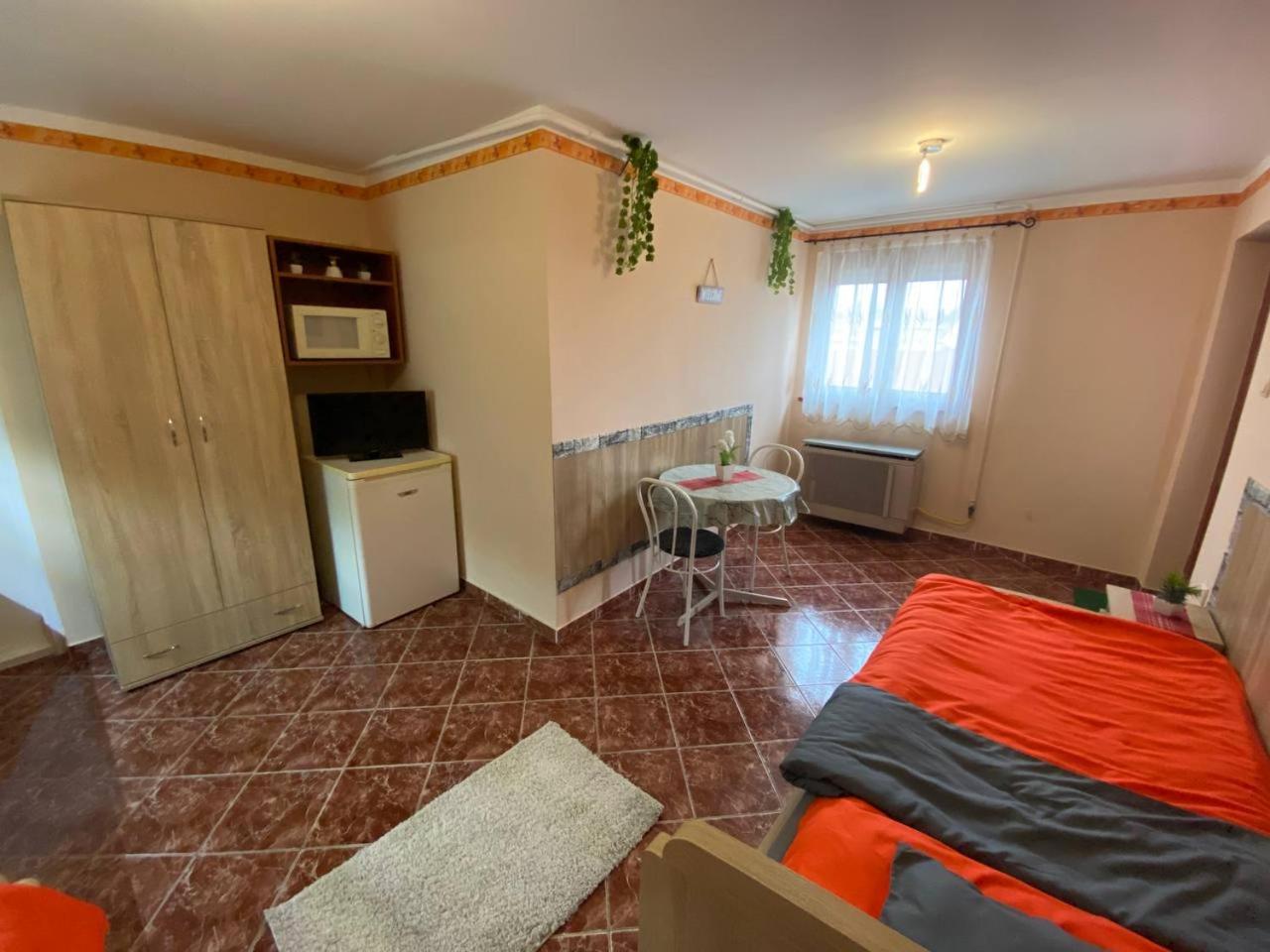 Hajnal Apartman view 2