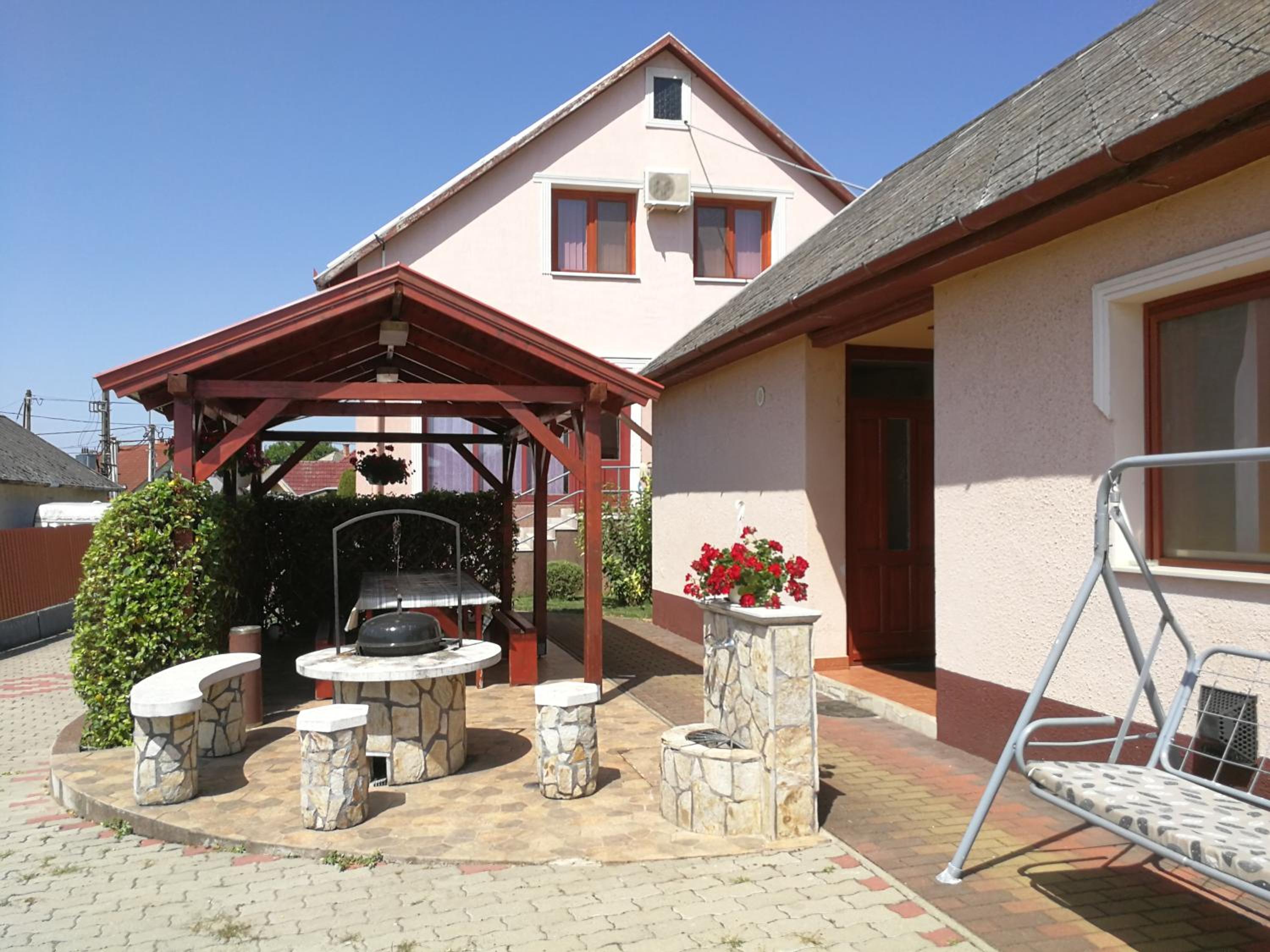 Hajnal Apartman view 3