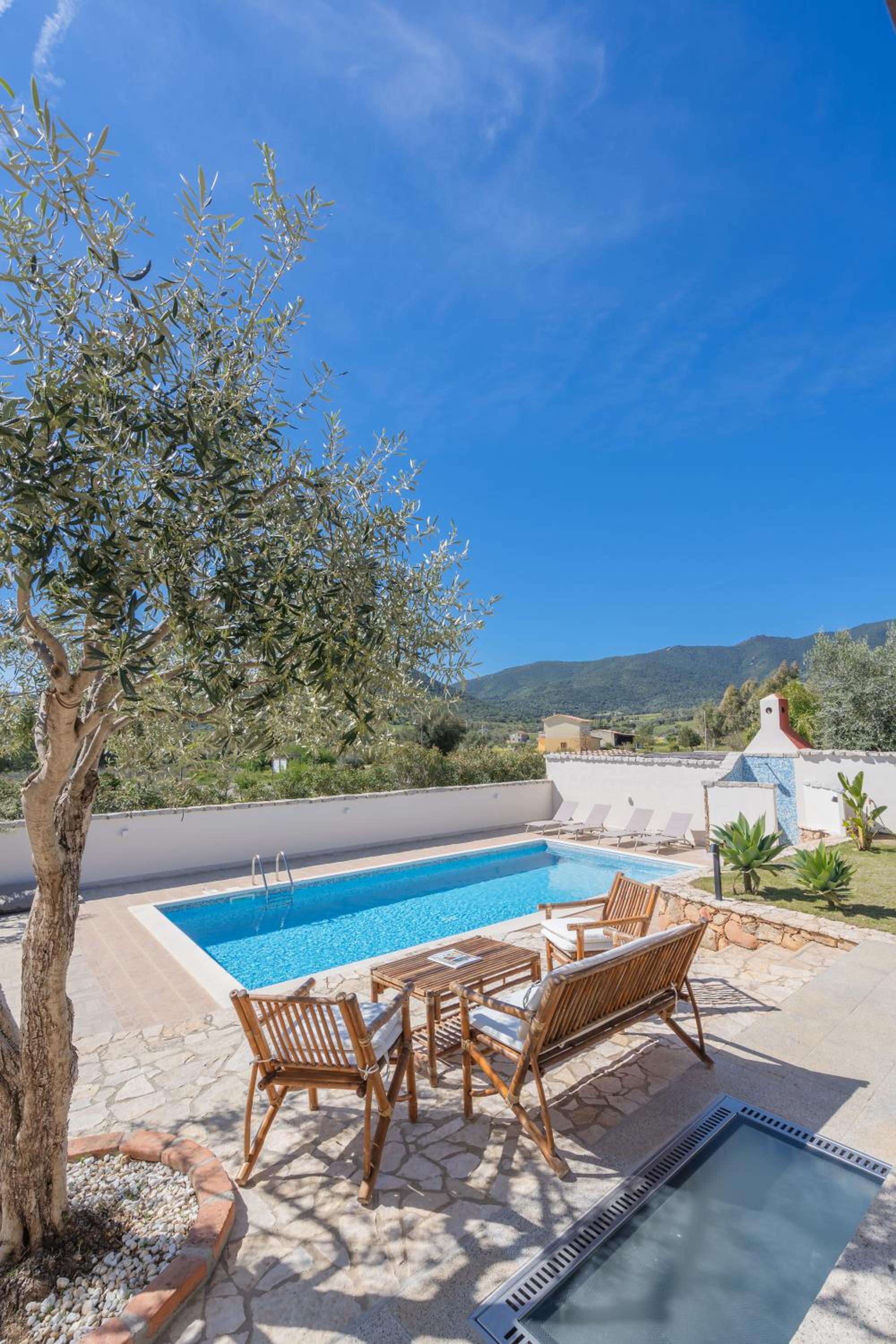 DOMUS VILLA LORY Castiadas Cala Sinzias beach with swimming pool