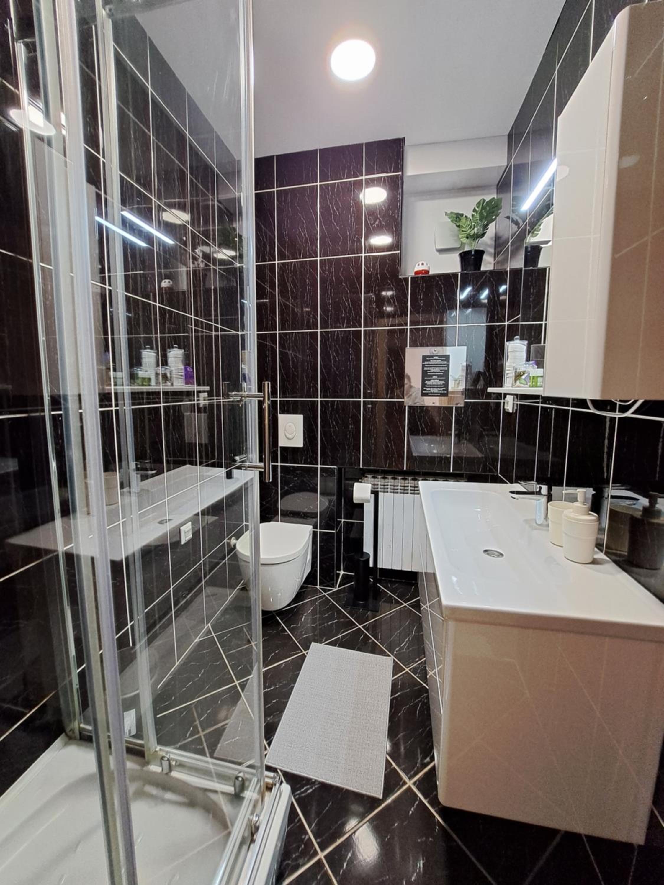Friday Apartments en Zagreb — bathroom