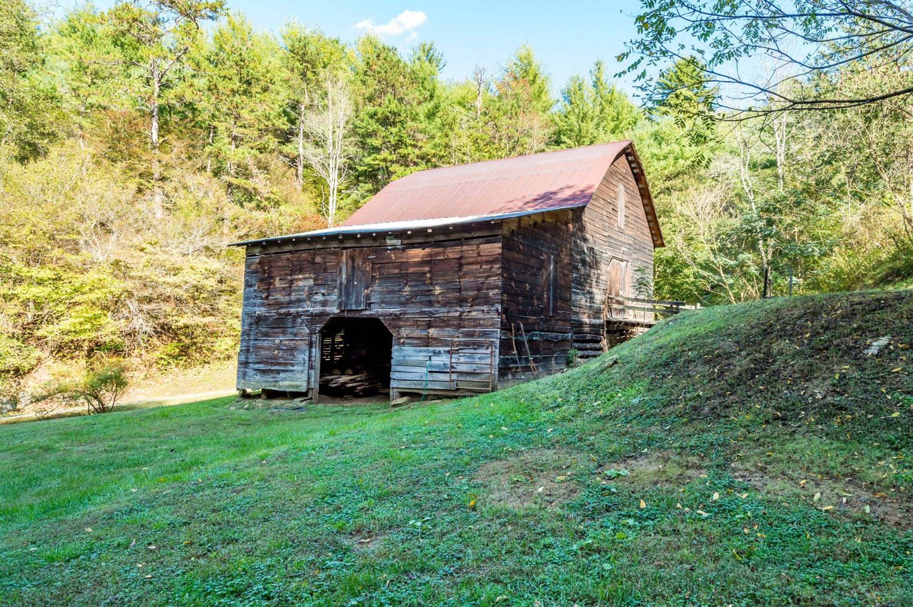 Villa at Stony Woods Estate near Asheville view 4