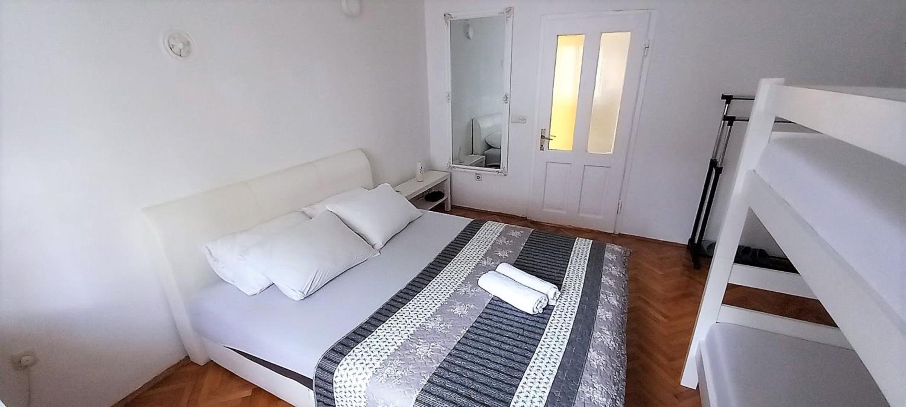 Apartment Tiger Lily view 5