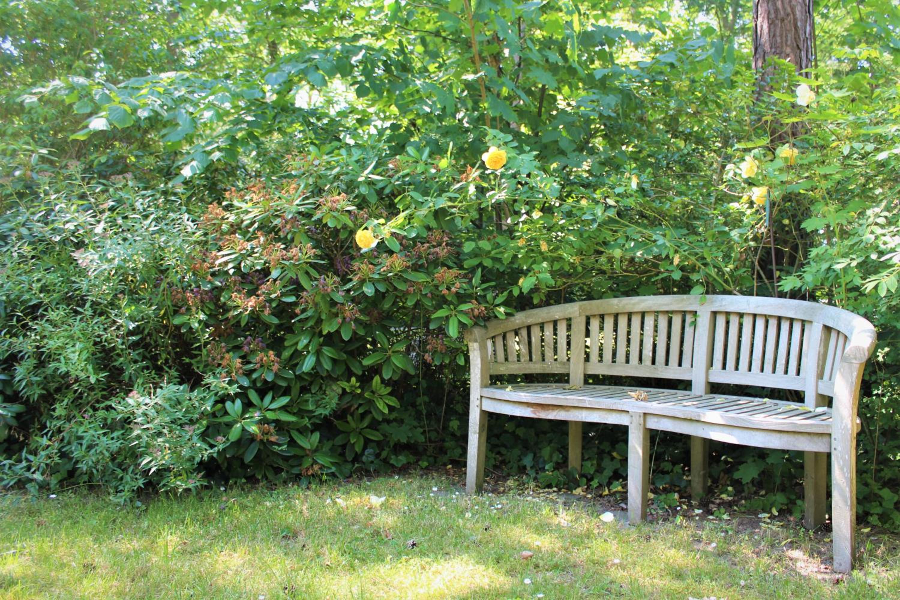 Strandvilla Hubertus Boltenhagen - H7 - Ferienwohnung Maisonette Apartment Kandinsky mit seitlichem Meerblick Parkplatz WLAN voll ausgestattete Küche Garte