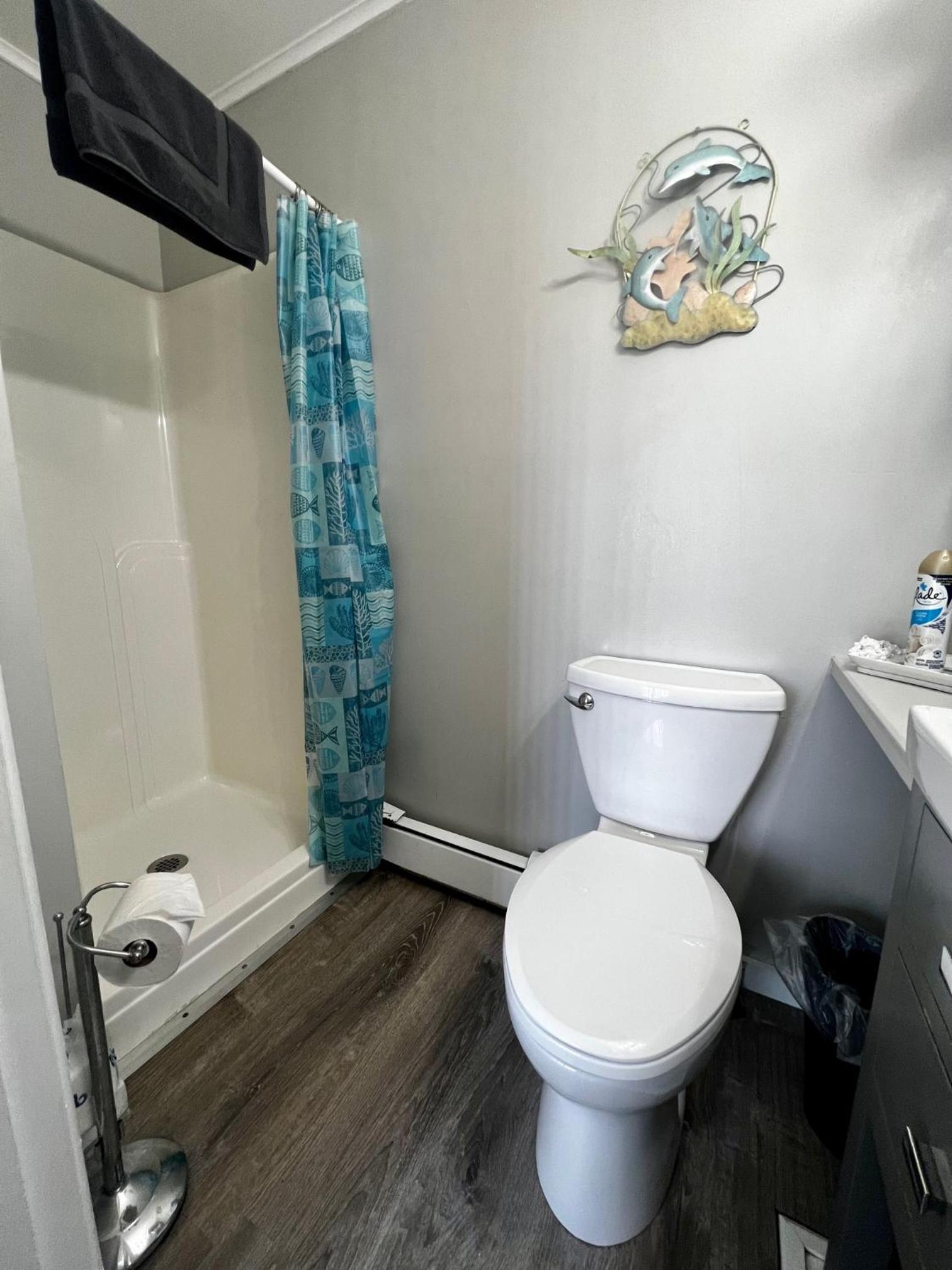 Claddagh Motel & Suites