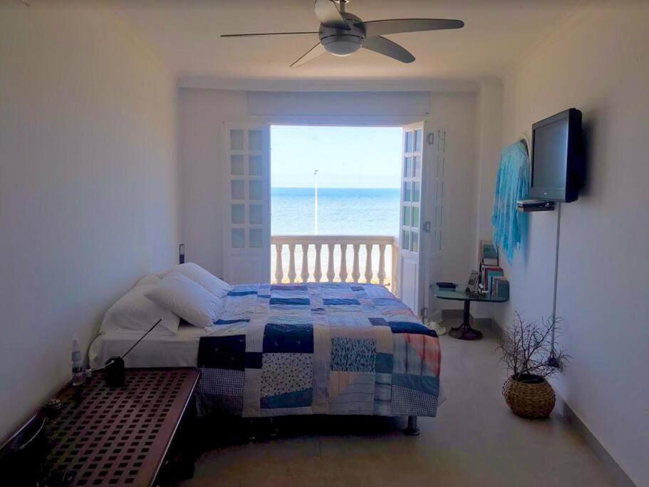 Apt. with rooftop & ocean view in the old city
