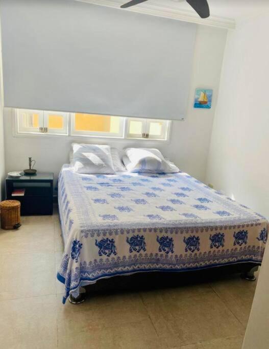 Apt. with rooftop & ocean view in the old city