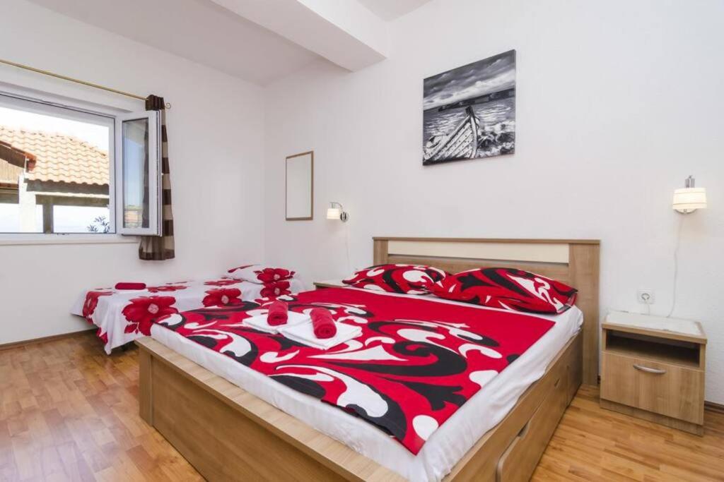 Romantic studio apartment view 4