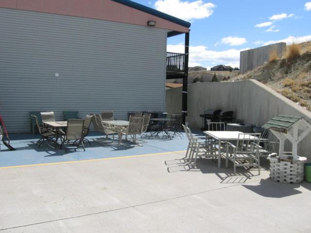 Rock Springs Vacations - Little Bear Motel - Property Image 2