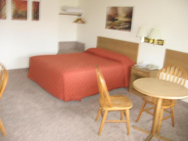 Little Bear Motel