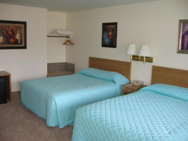 Green River Vacations - Little Bear Motel - Property Image 9