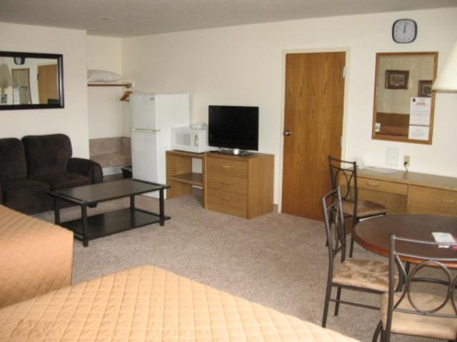 Little Bear Motel