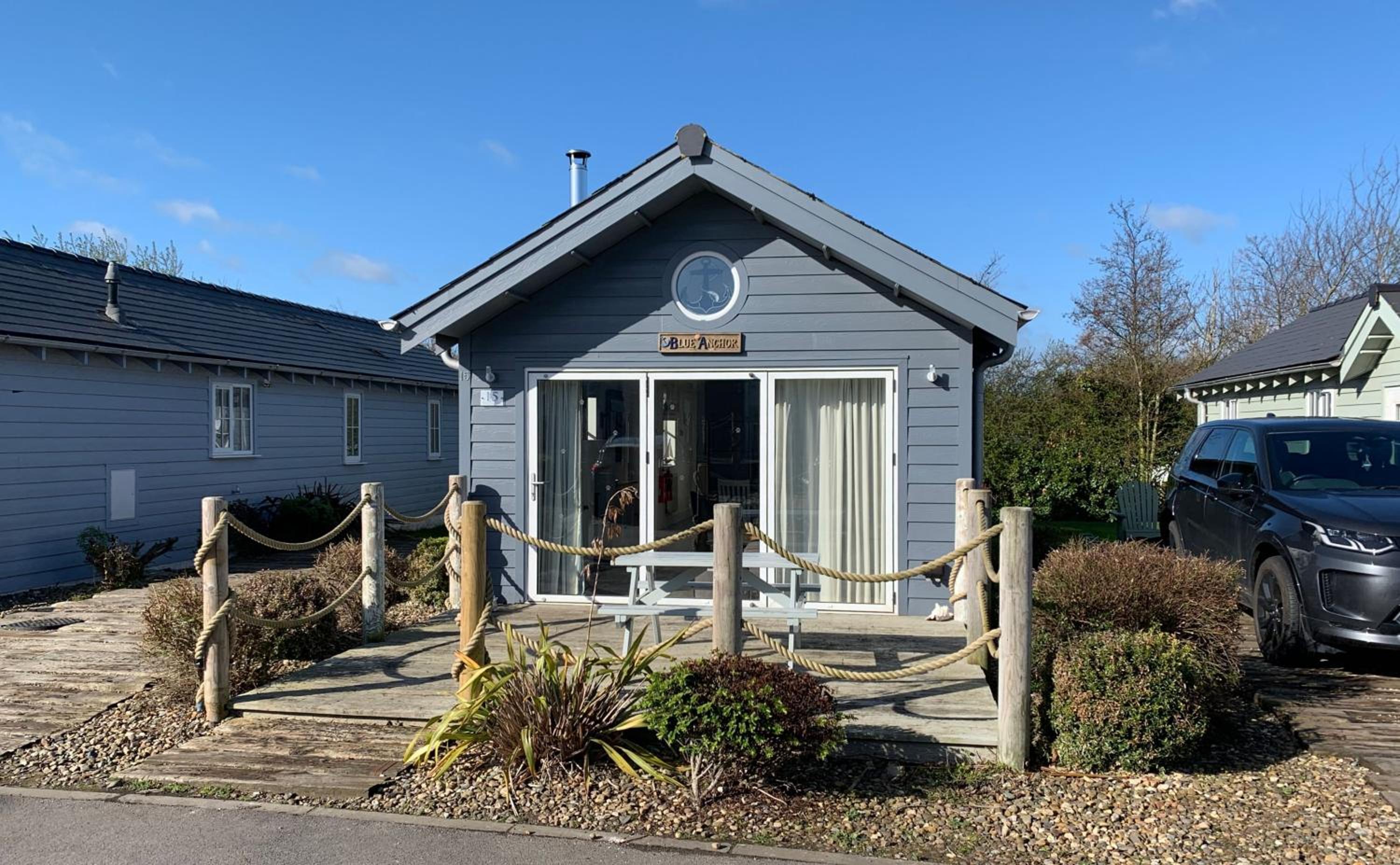 The Blue Anchor, The Bay, 2 bedrooms with ensuites, parking for 2 cars, 2 dogs welcome