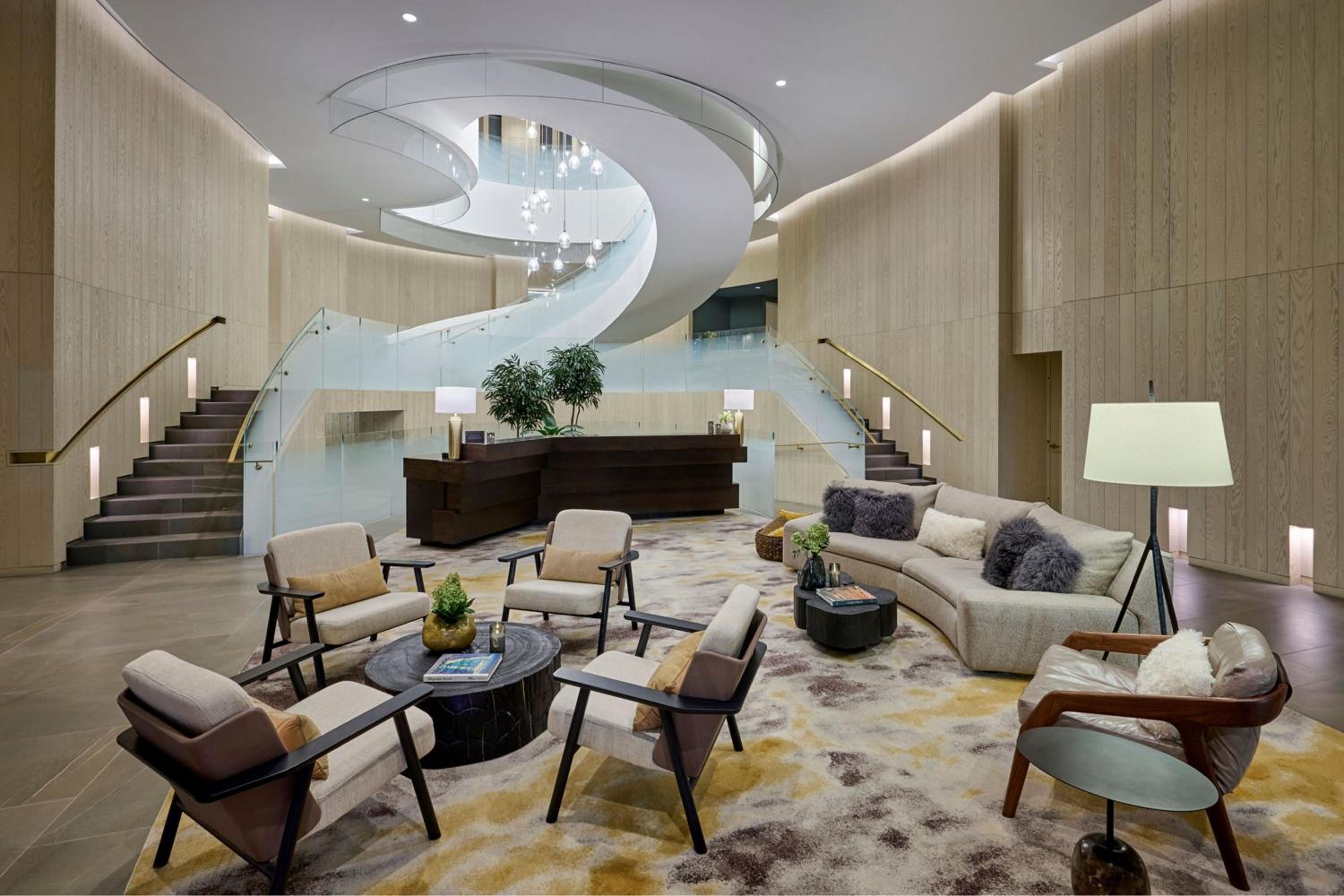 Toronto Vacations - The Pearle Hotel  Spa, Autograph Collection - Property Image 4