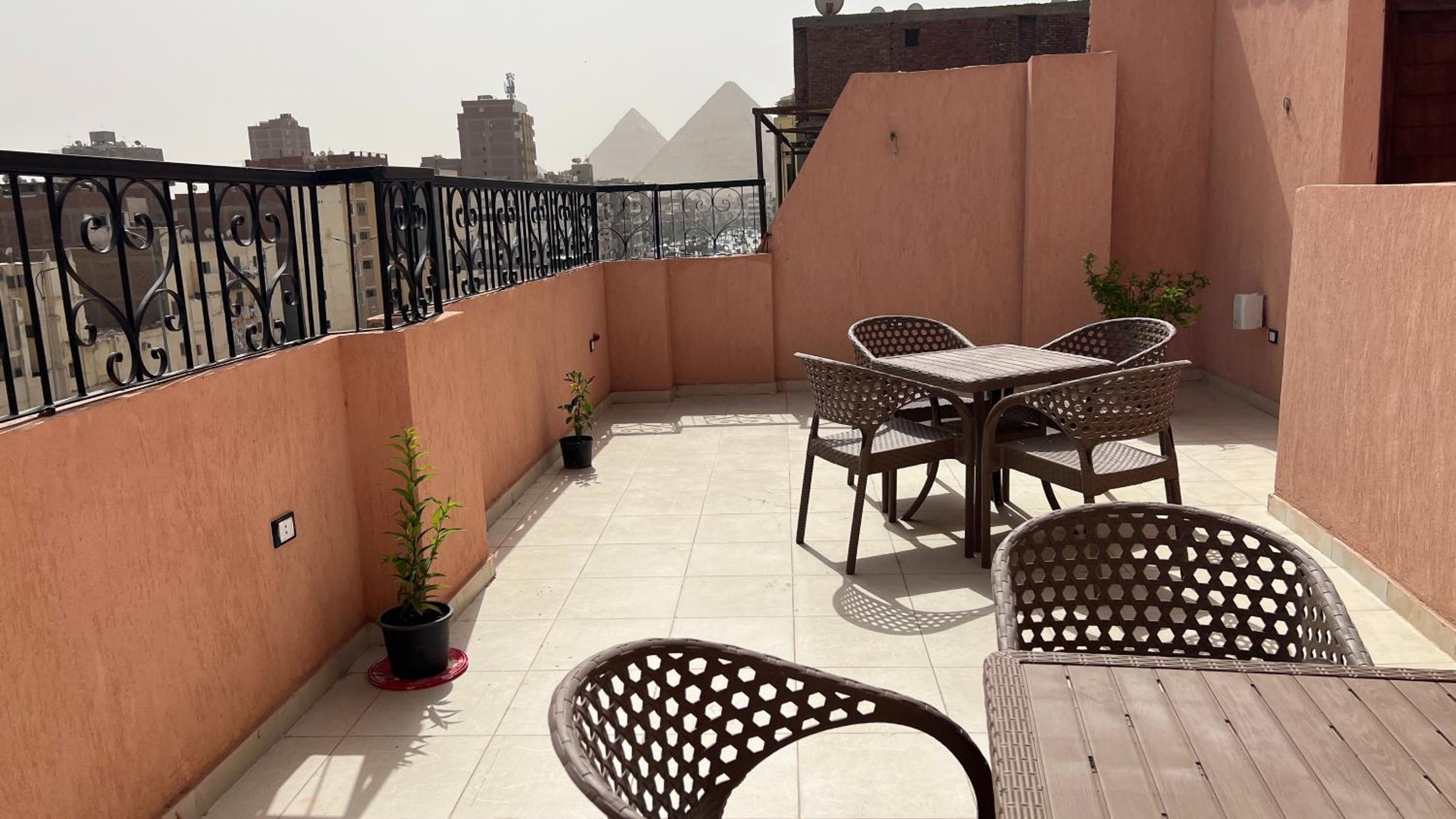 Pyramids Road Guest House