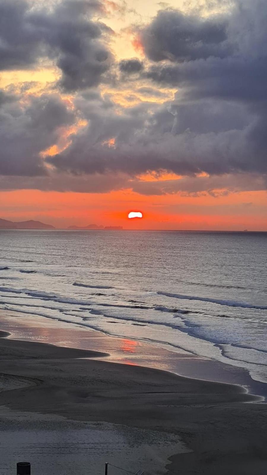 Apartamento Praia Grande Novo Frente Mar Pé na Areia