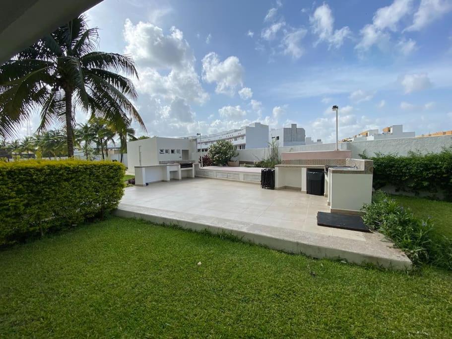 Hotel CASA DE LA LUZ CANCUN. AMAZING APARTMENT WITH STUNNING POOL IN FRONT OF MALL - Image 1