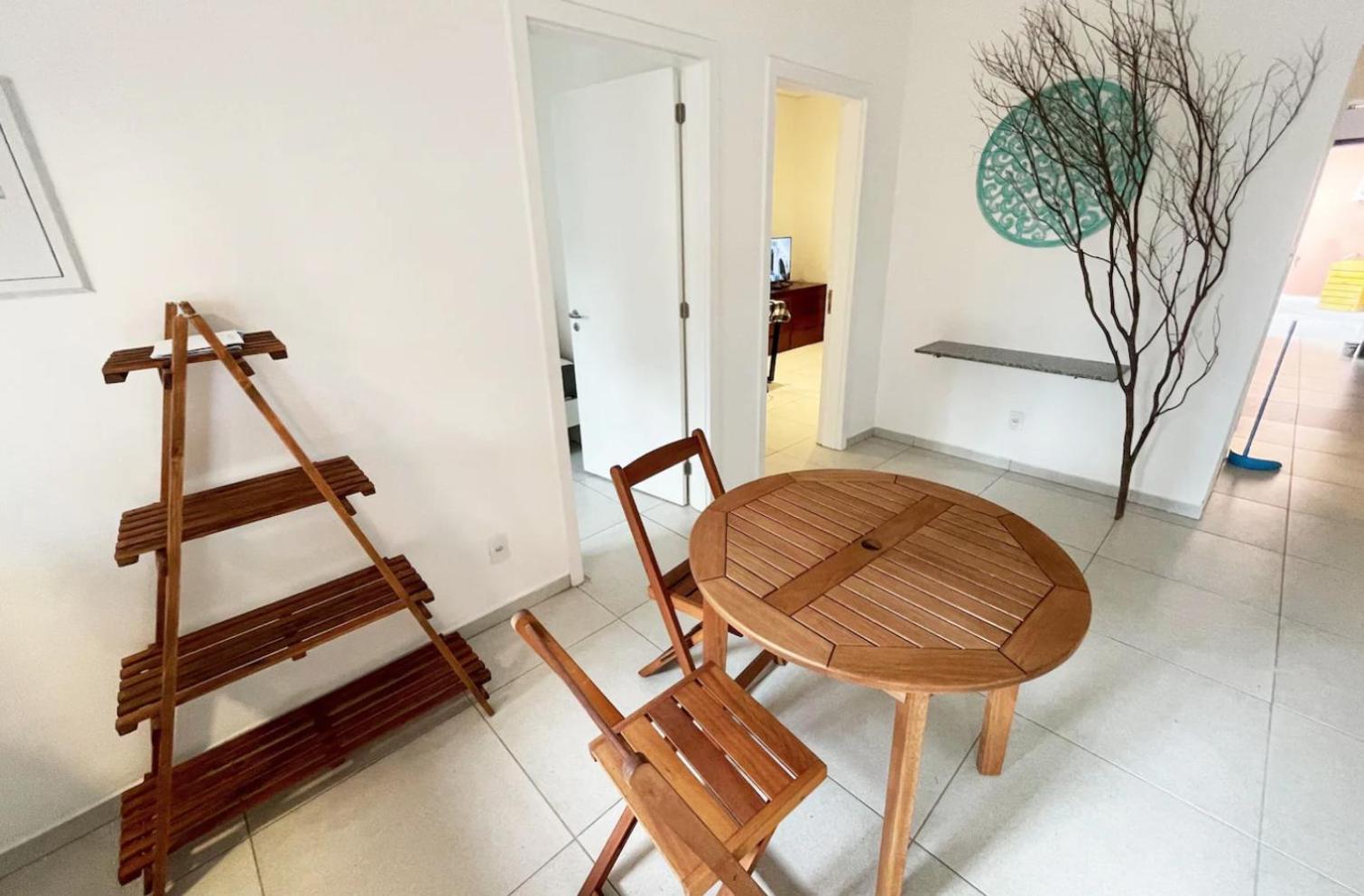 Casa de Tijolos com Churrasqueira Vila Fechada