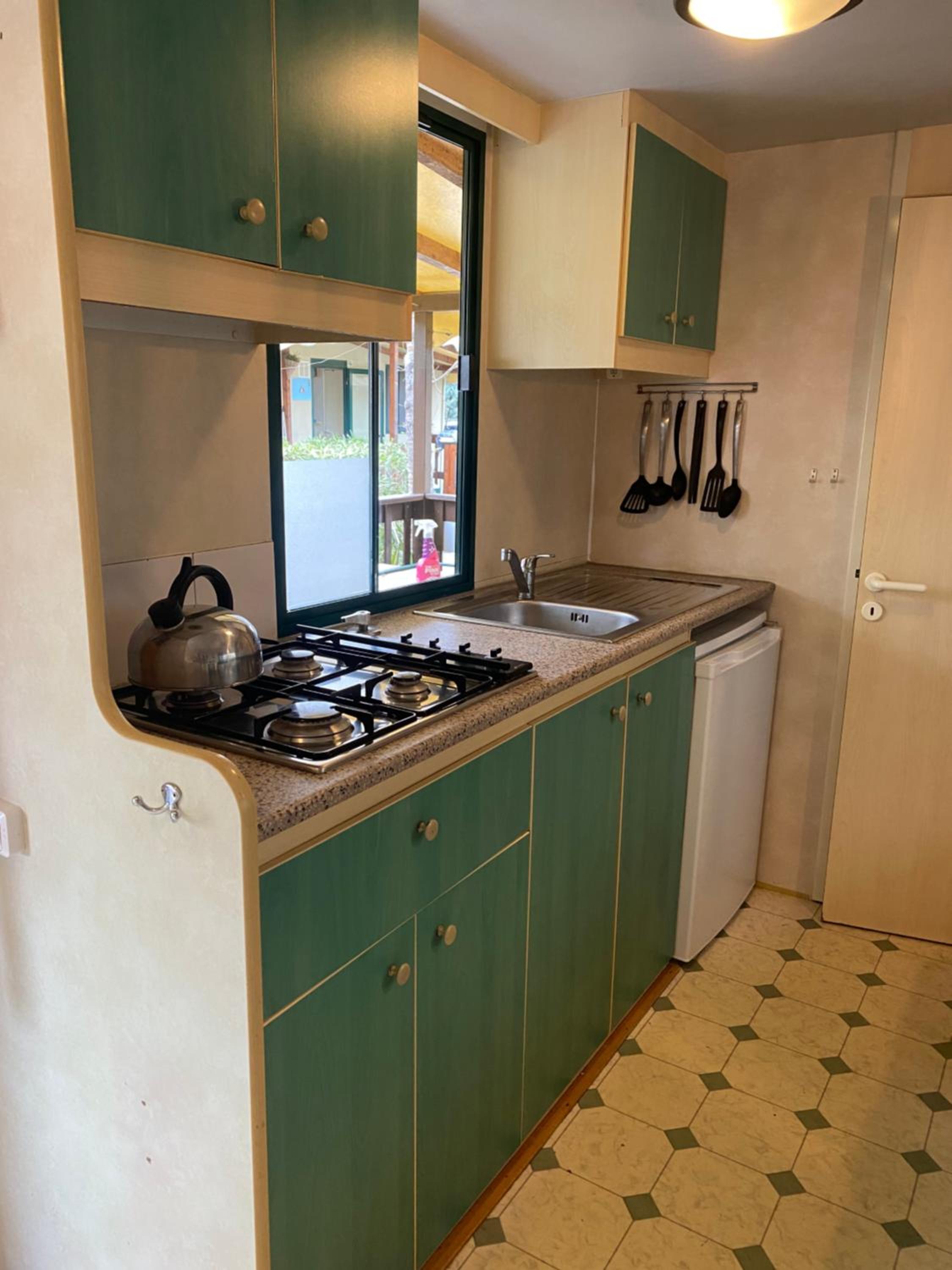 Comfortabele familie chalets met veranda incl airco dichtbij zee! view 3