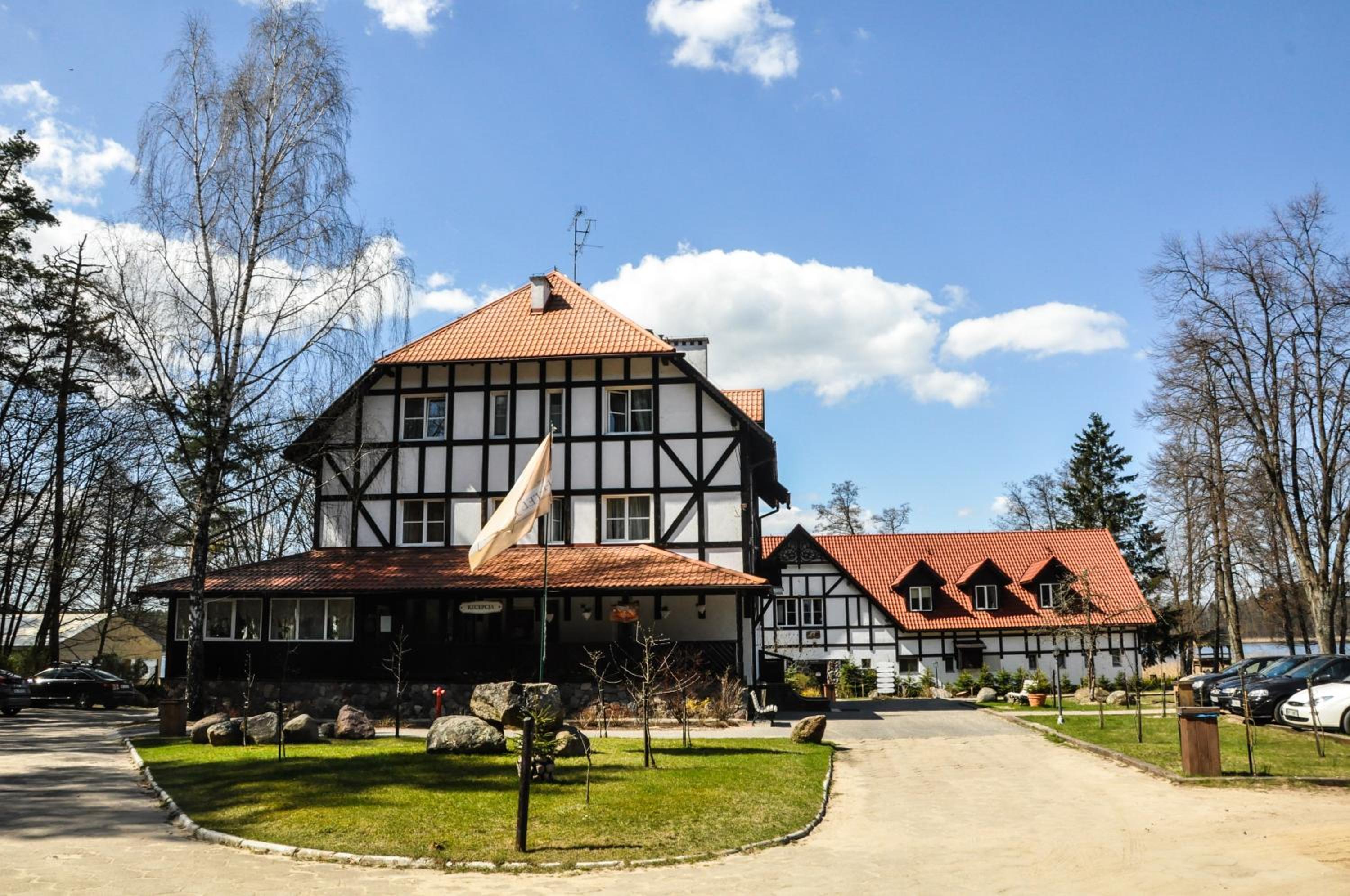 Jabłoń Lake Resort