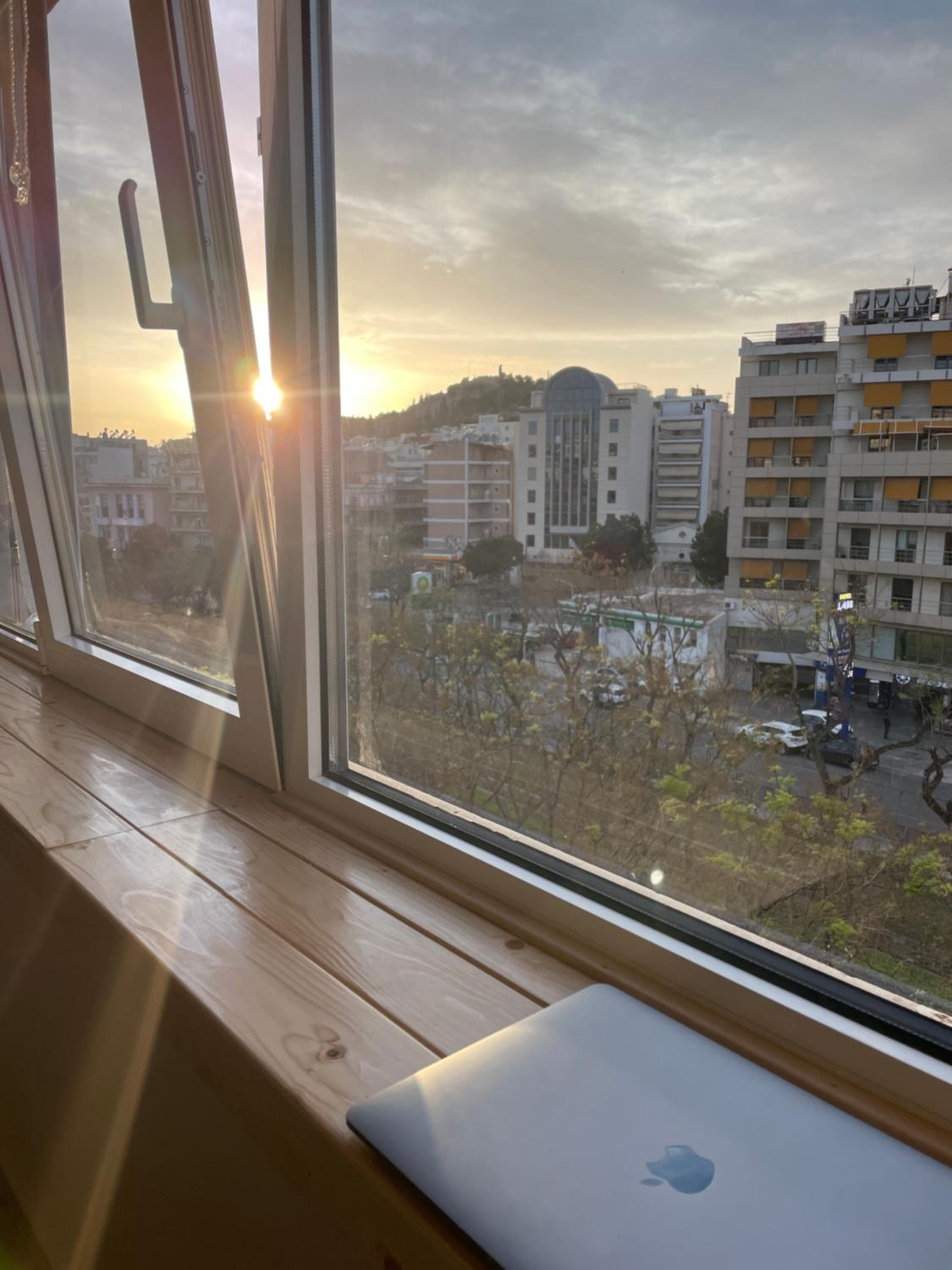 Modern Cityview Flat - 1 min to Metro - Walk to Acropolis