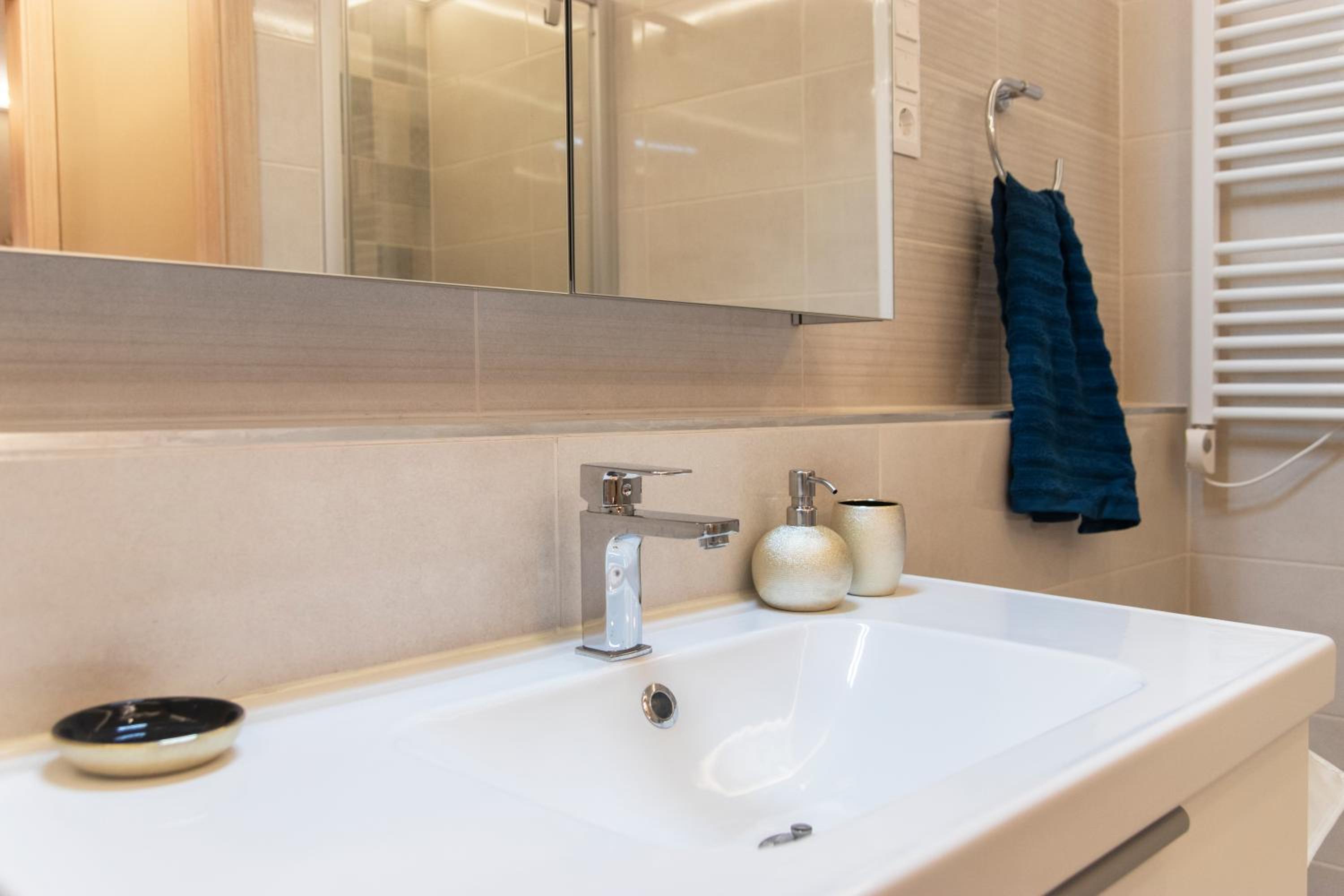 Grand Suites Central