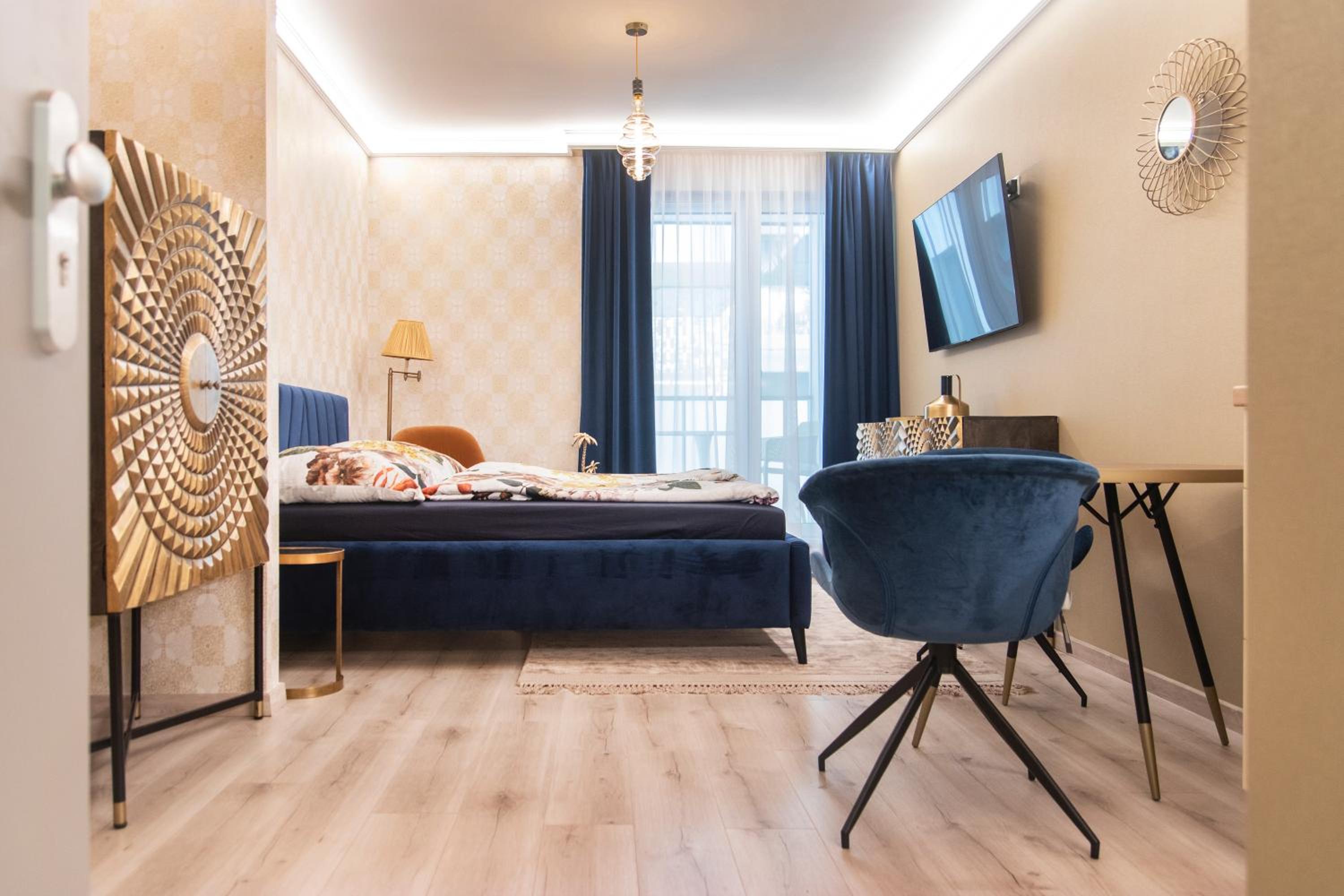 Grand Suites Central