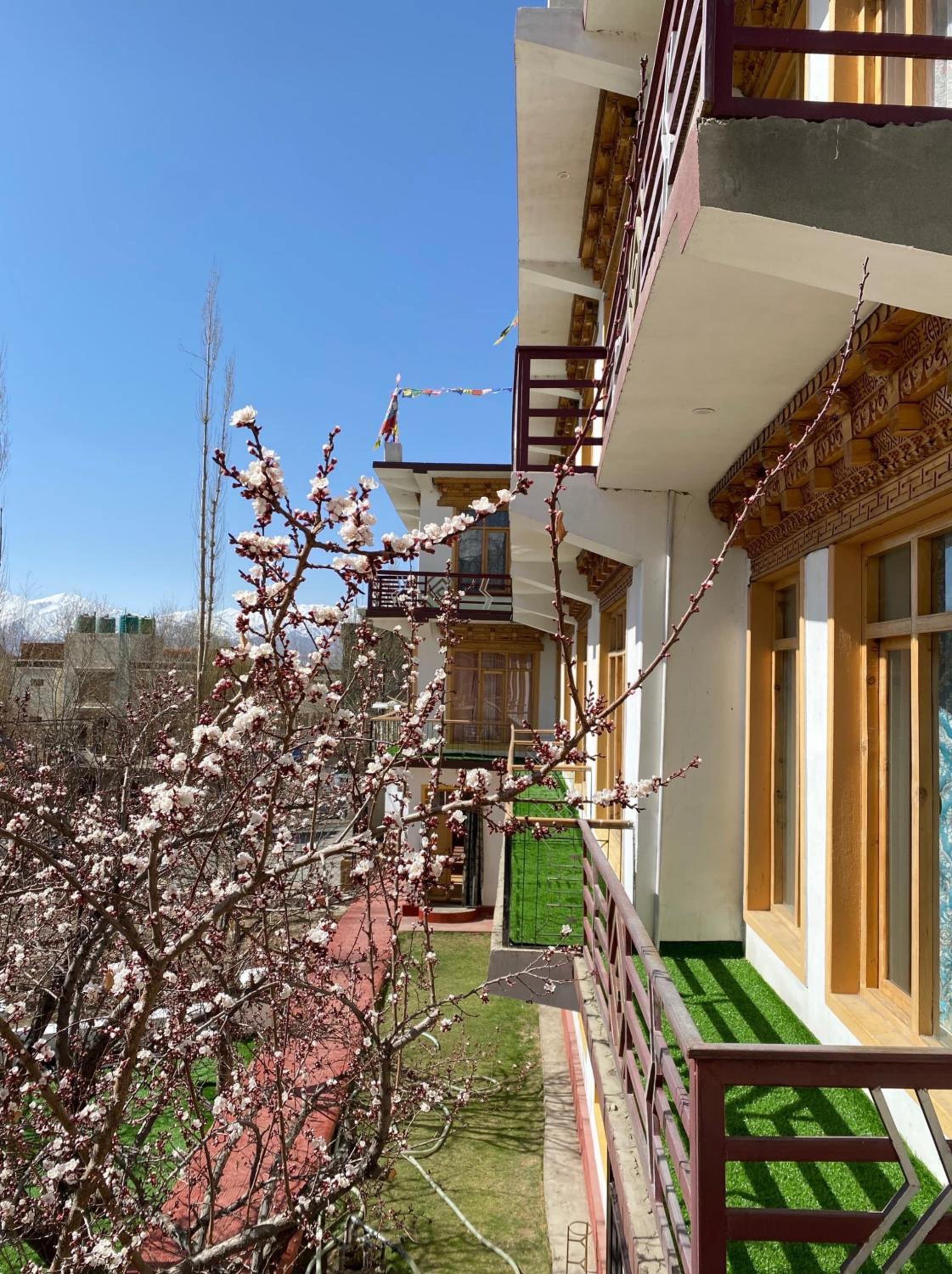 balcony