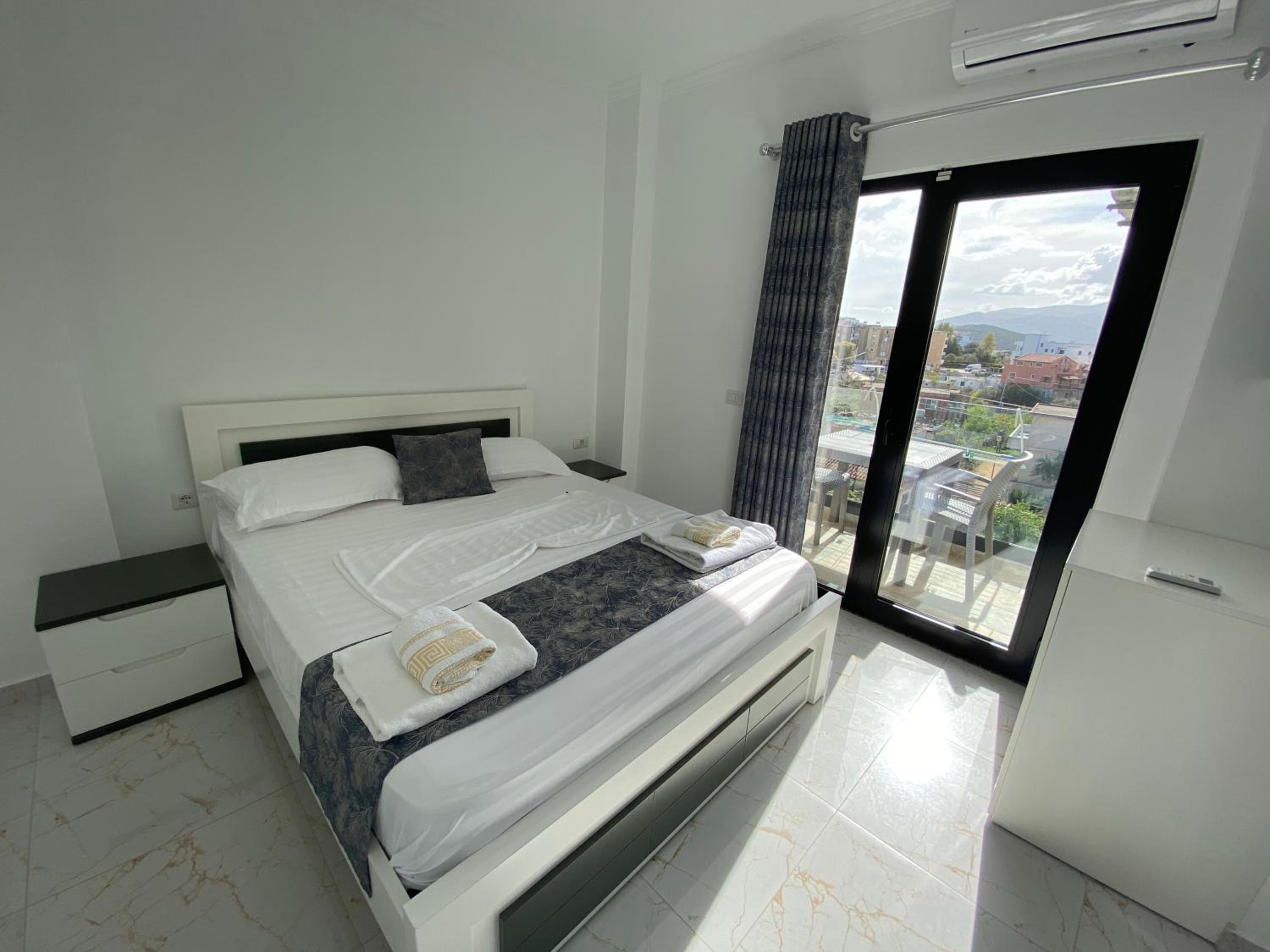 Eos ApartHotel
