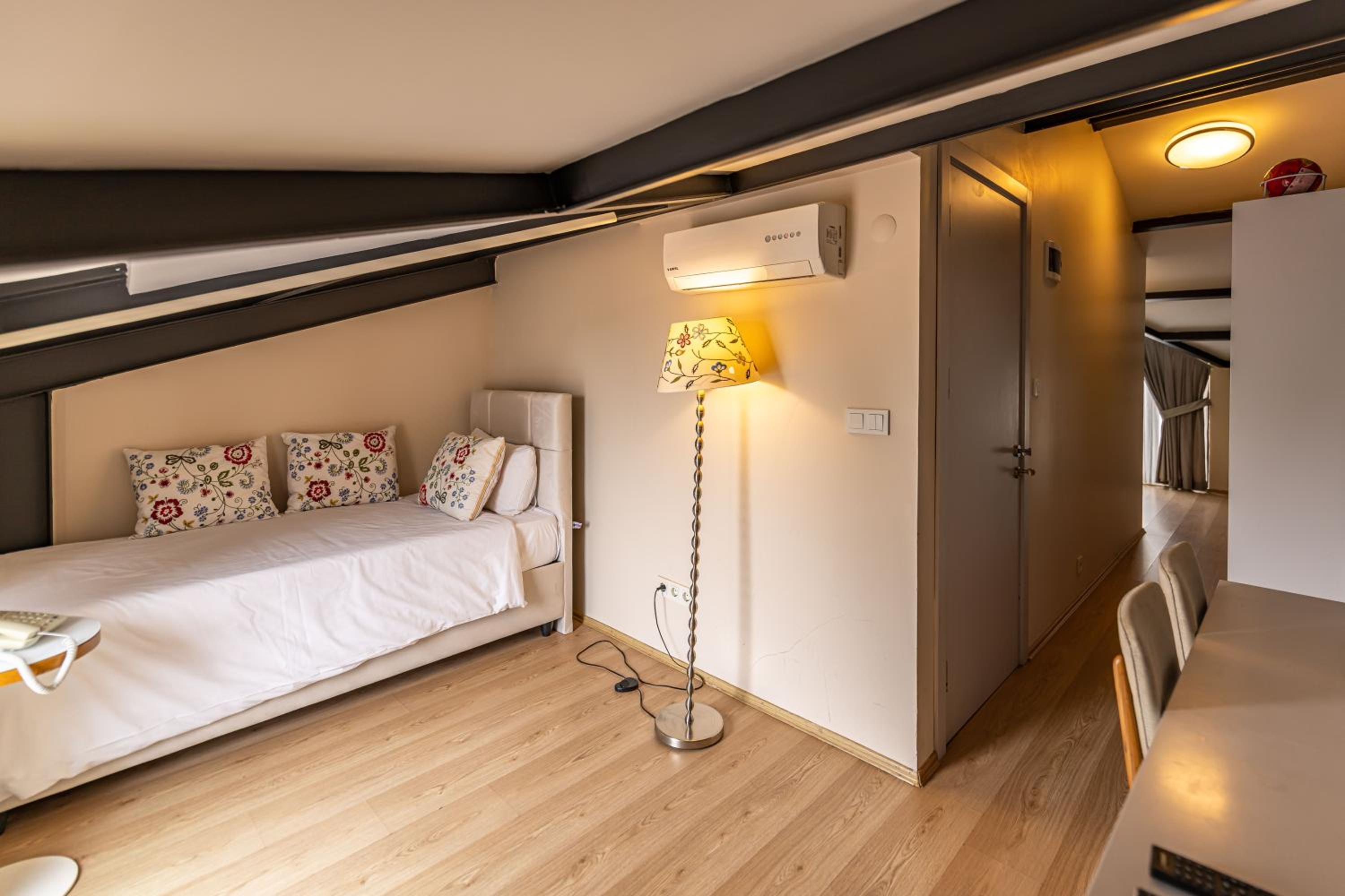 Calanthe Residence - Image 61