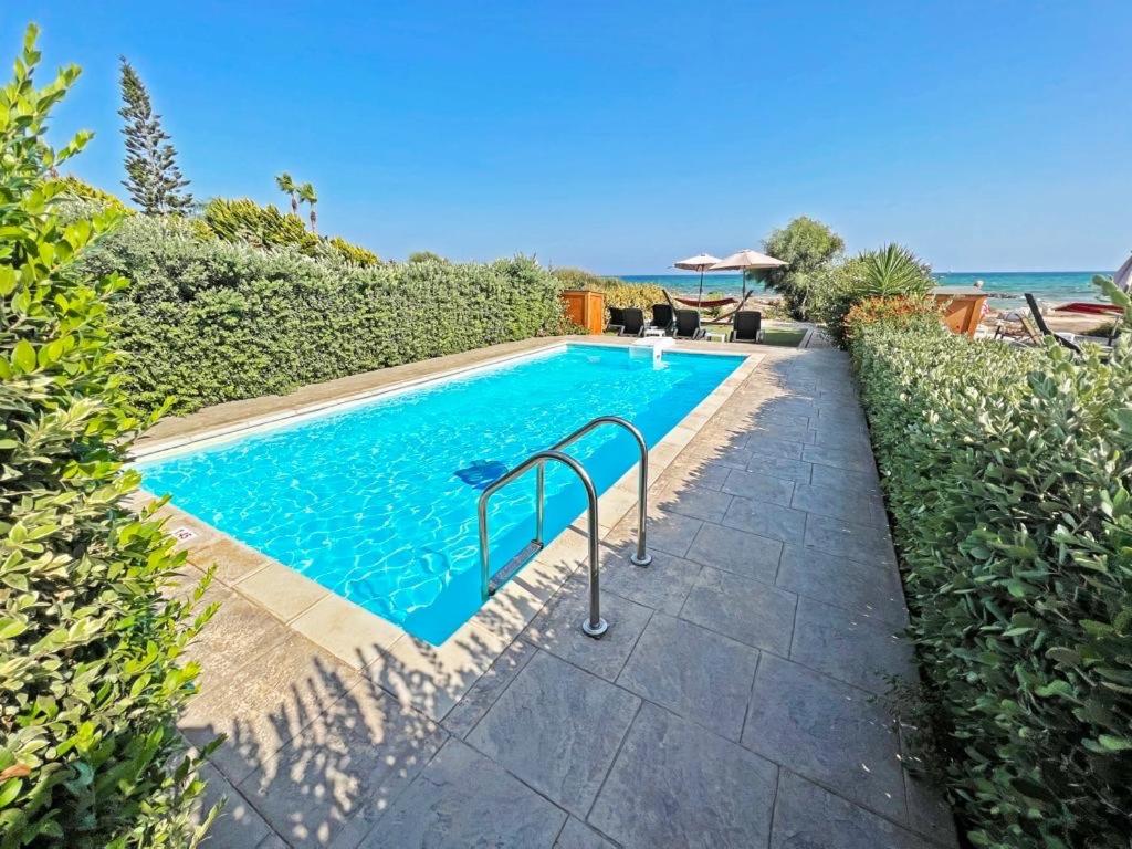 Gorgona Seafront Villas 3 Bedroom With Private Swimming Pool
