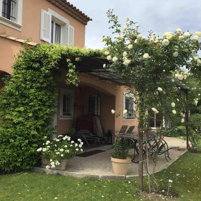 Villa Ty Laouen- villa confort avec piscine et jacuzzi- Parc -Opio-Valbonne