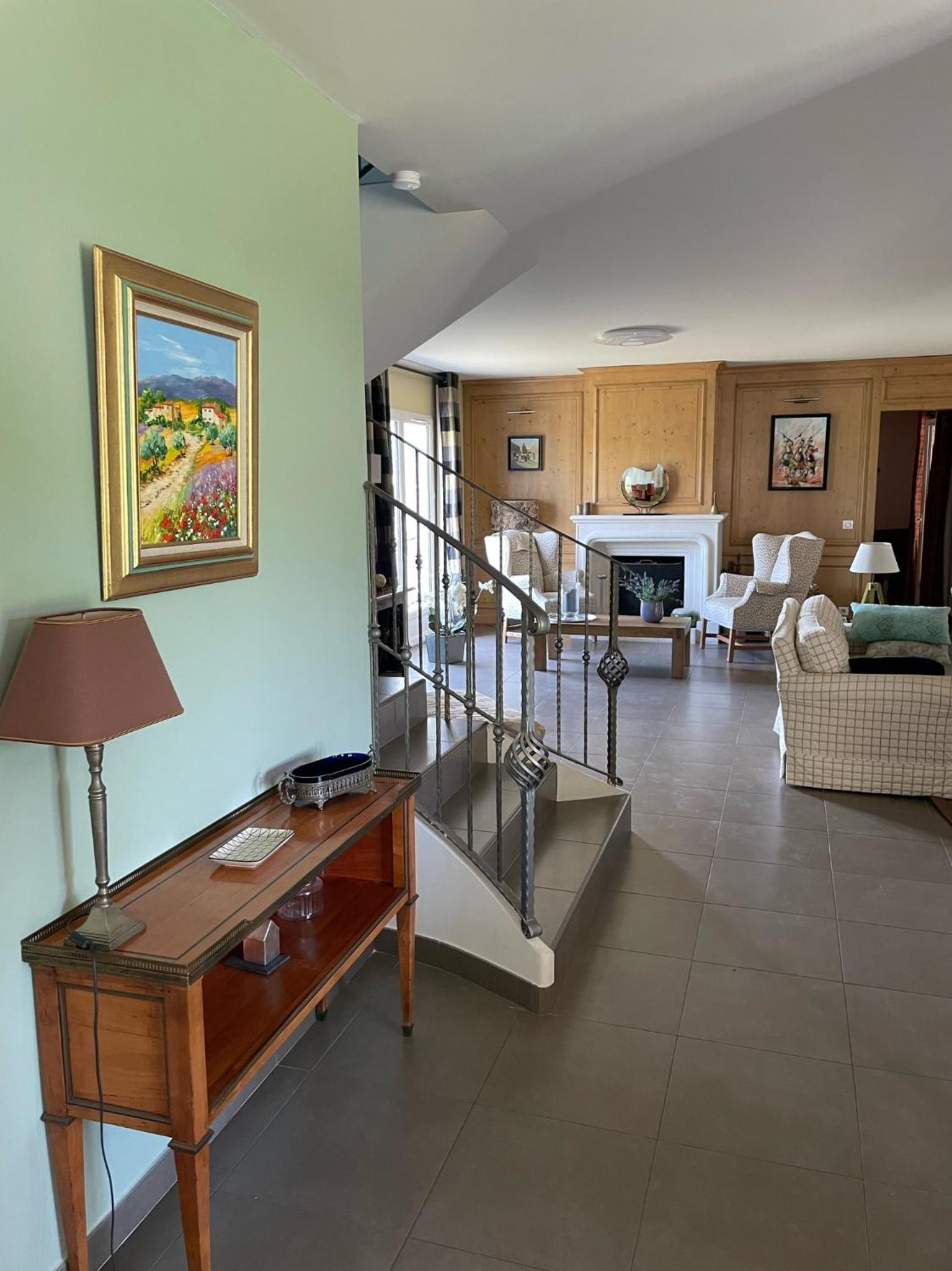 Villa Ty Laouen- villa confort avec piscine et jacuzzi- Parc -Opio-Valbonne