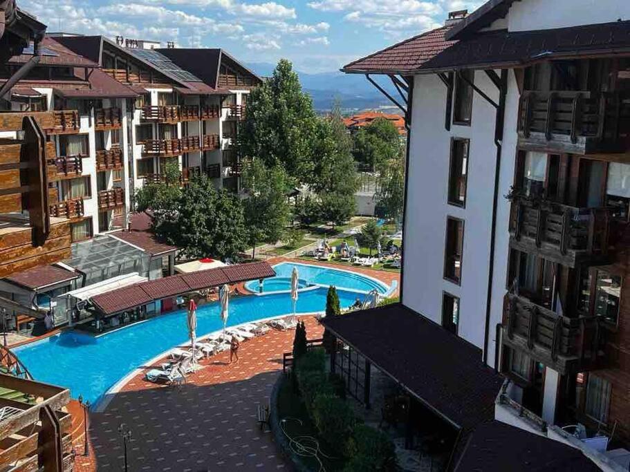 Lovely private apartment in Belelvedre