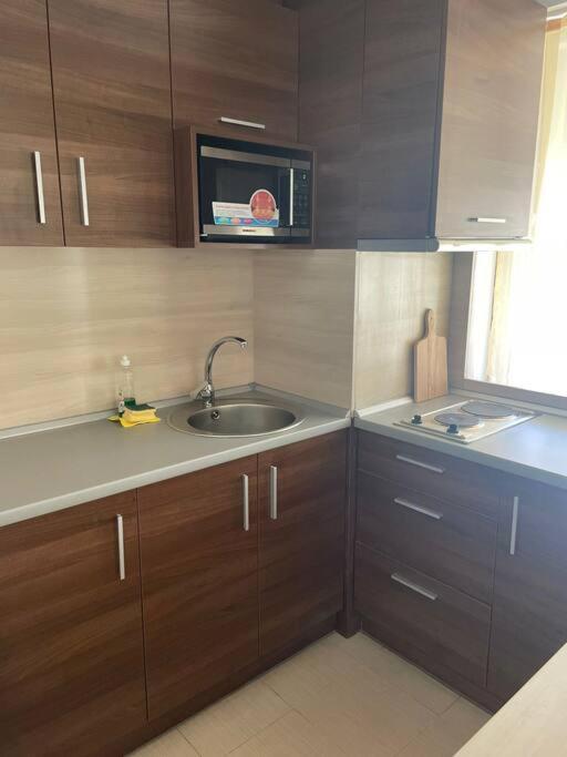 Lovely private apartment in Belelvedre