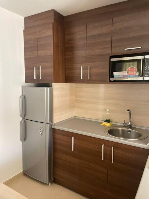 Lovely private apartment in Belelvedre