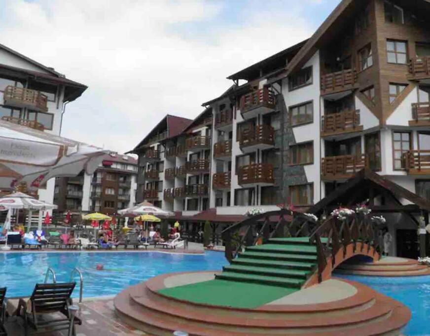 Lovely private apartment in Belelvedre