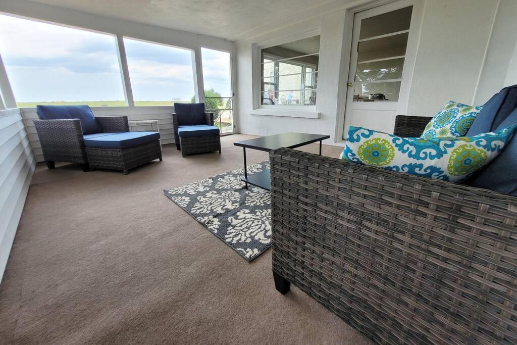 Waterfront Cottage near Lambeau and Door County! view 3