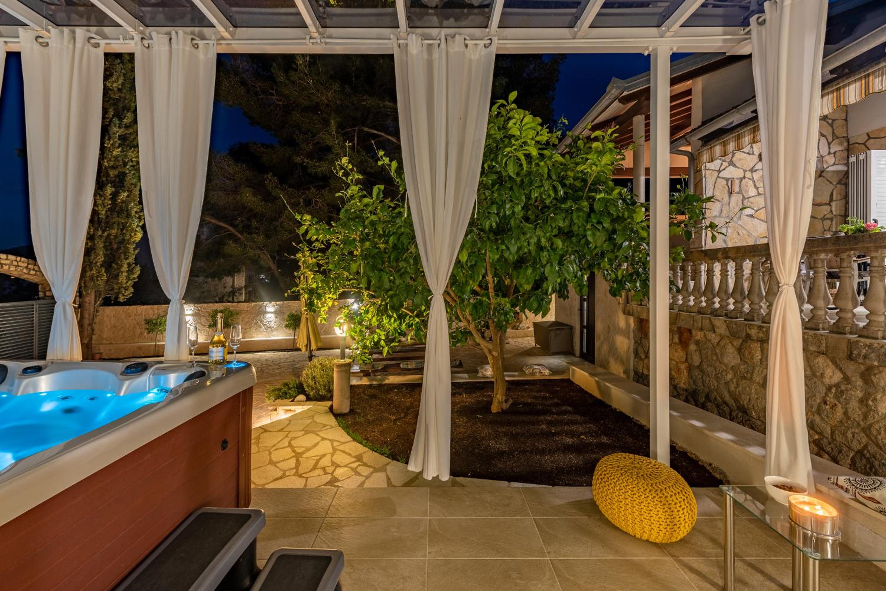 Villa Roko - Luxury Villa 60m from beach! view 3