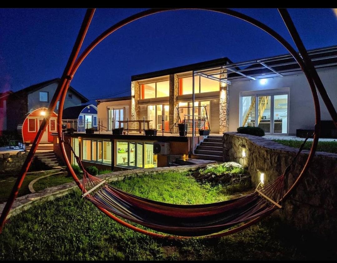 Villa Lyra