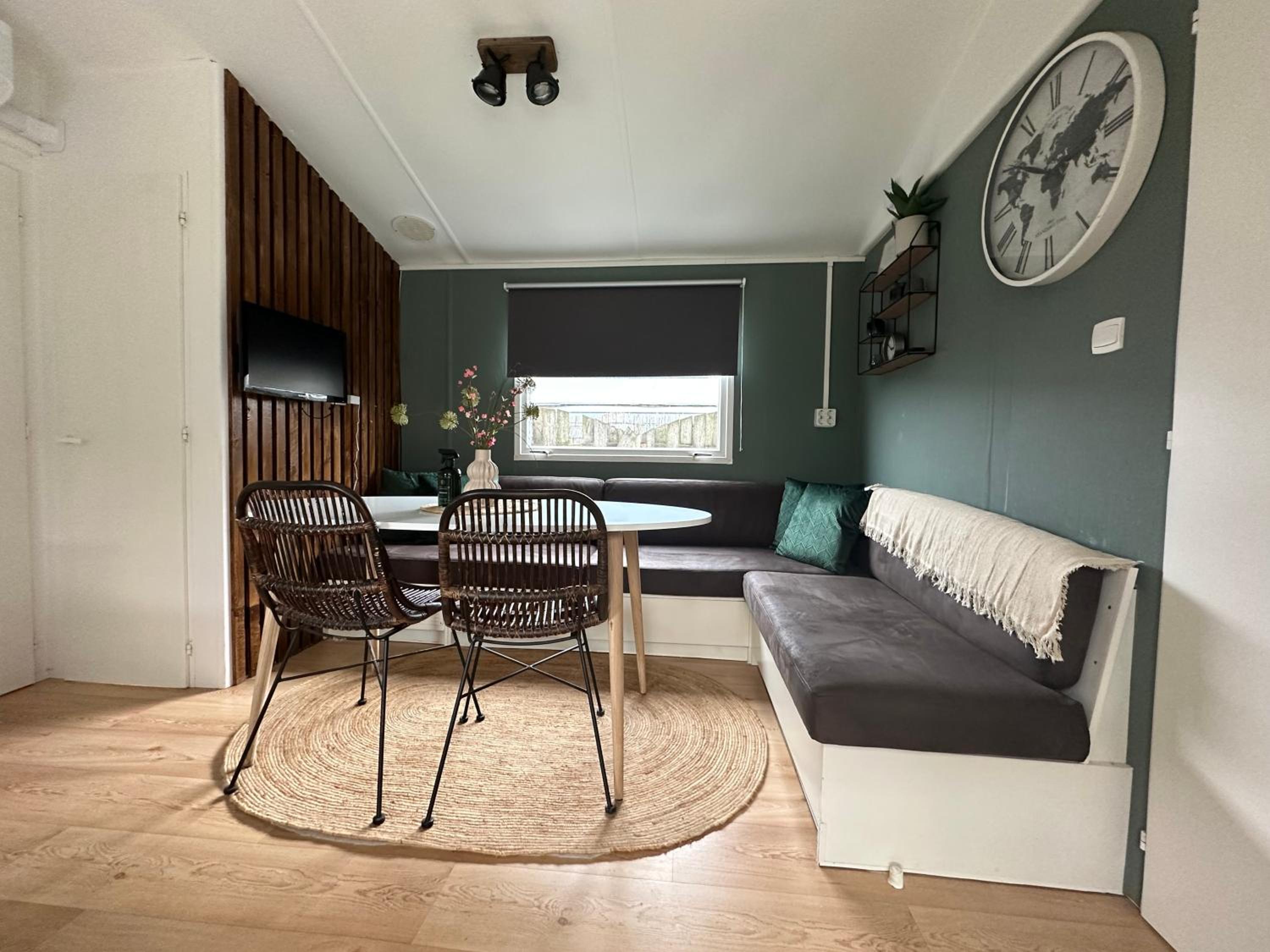 Chalet 582 op Recreatiepark de Wielen view 2