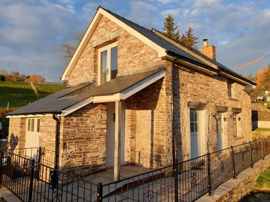 Ty Carreg cottage, Bwlch, Brecon view 4